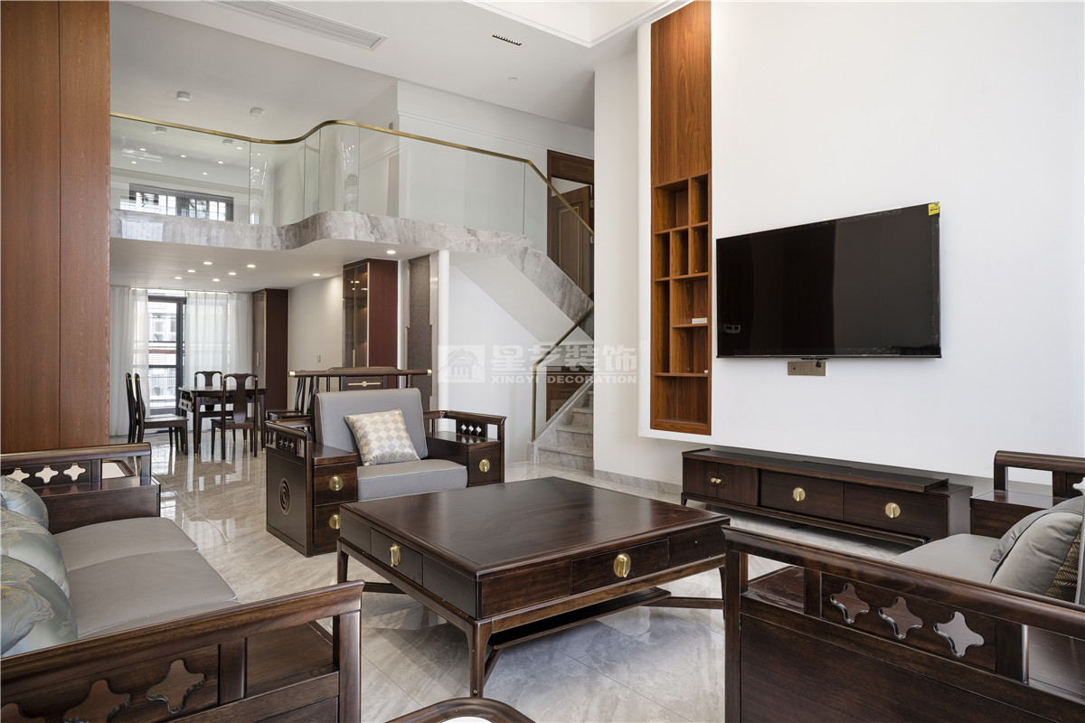 安吉山語城復式200完工實景